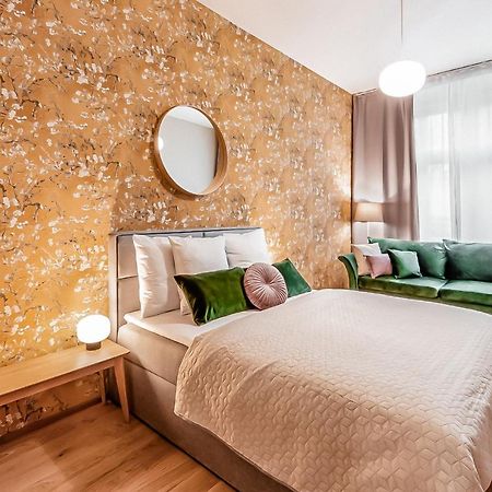 Turnkey I Main Bus Station Apartments Praga Zewnętrze zdjęcie