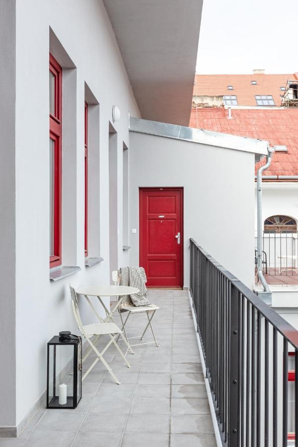 Turnkey I Main Bus Station Apartments Praga Zewnętrze zdjęcie
